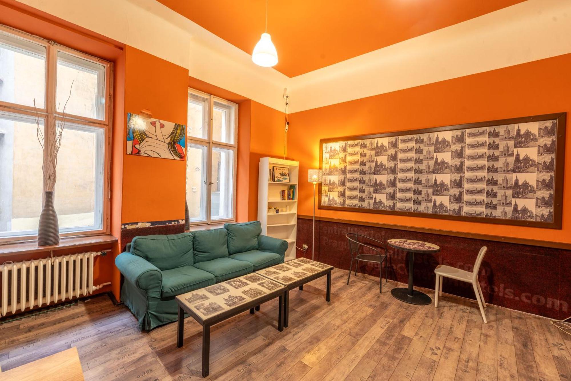 Best Spot Hostel Praga Esterno foto